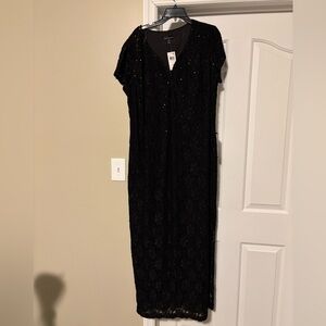 Connected Apparel Black short sleeve gown
